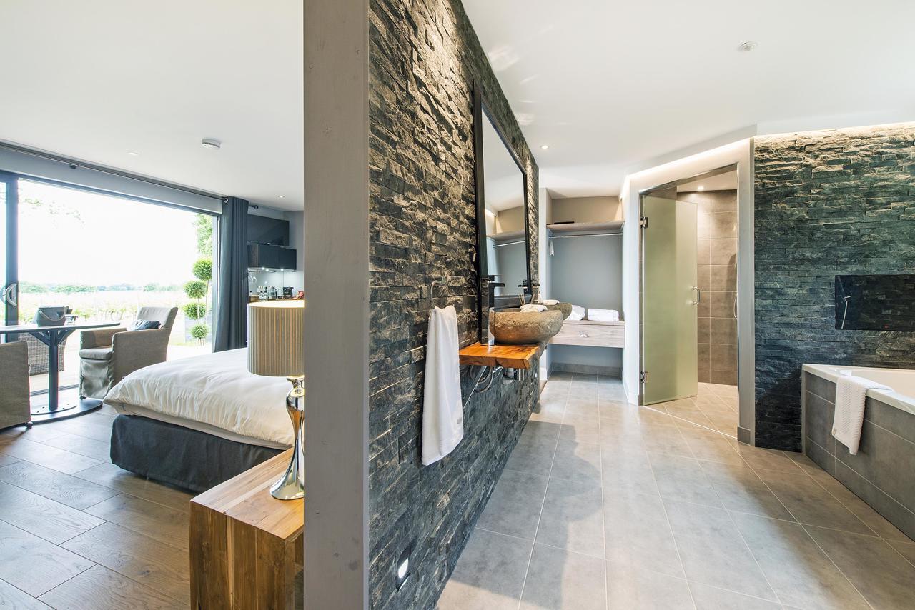 Tinwood Estate Vineyard Lodges ชิชิสเตอร์ ภายนอก รูปภาพ