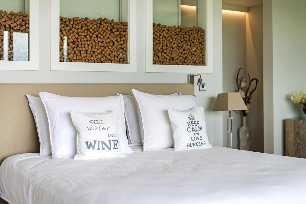 Tinwood Estate Vineyard Lodges ชิชิสเตอร์ ภายนอก รูปภาพ