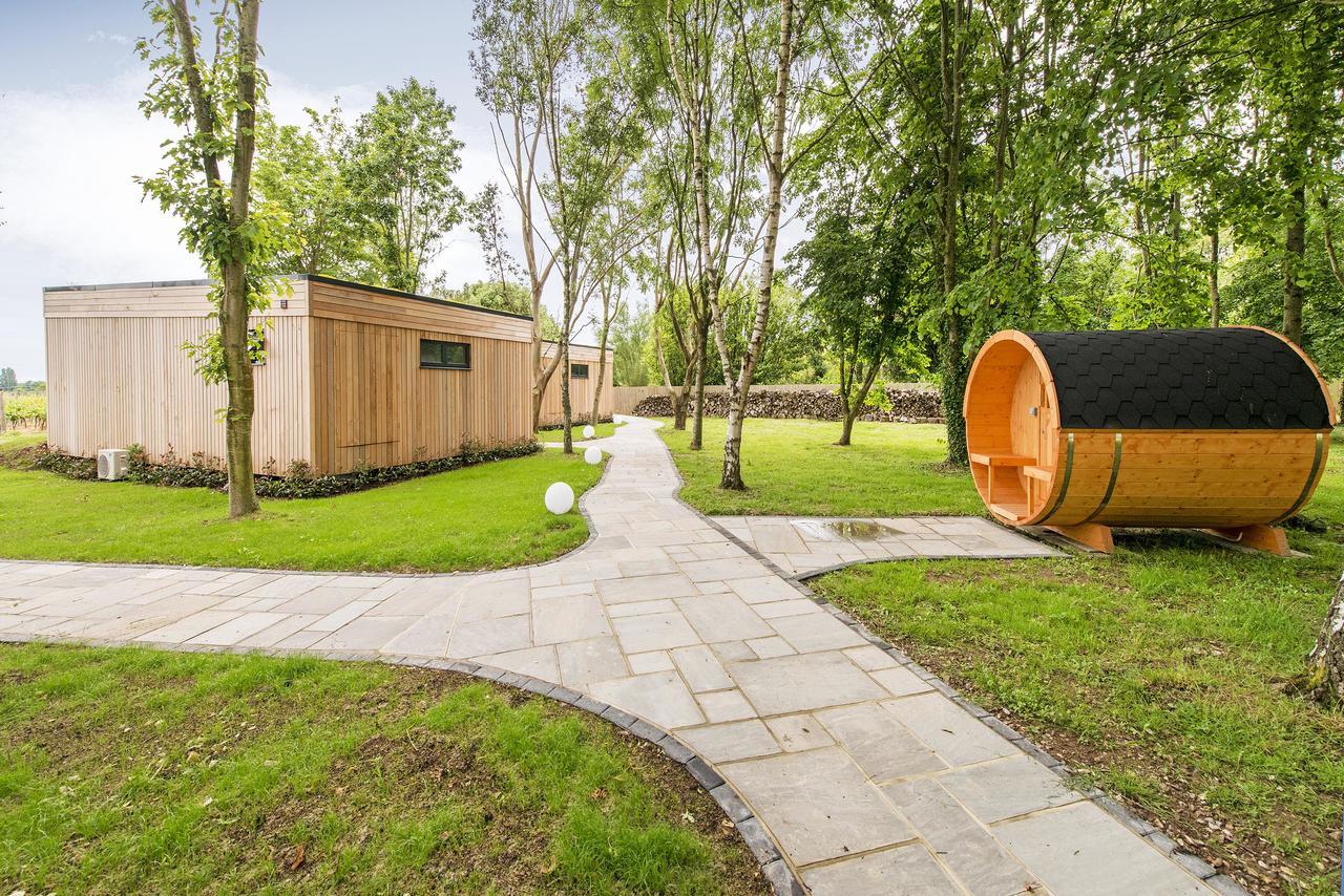 Tinwood Estate Vineyard Lodges ชิชิสเตอร์ ภายนอก รูปภาพ