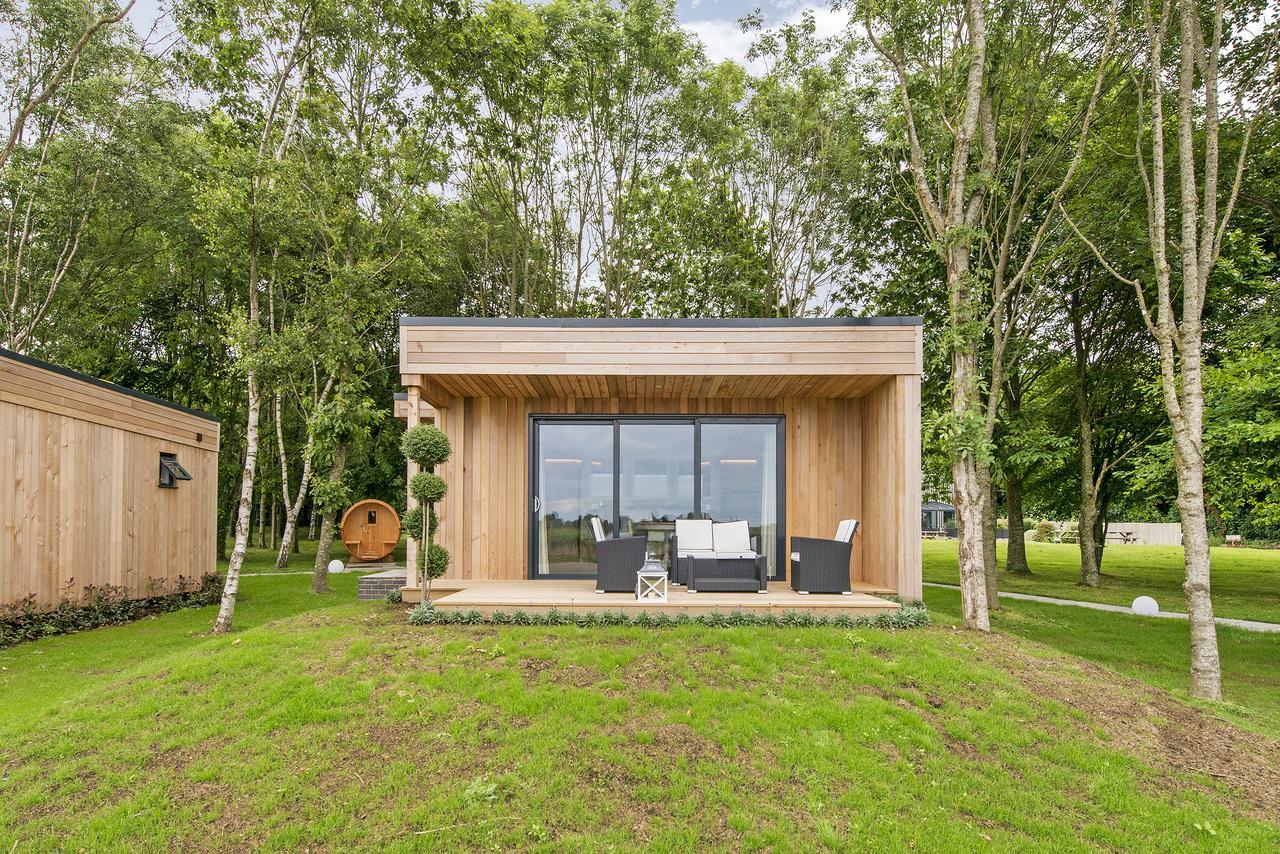 Tinwood Estate Vineyard Lodges ชิชิสเตอร์ ภายนอก รูปภาพ